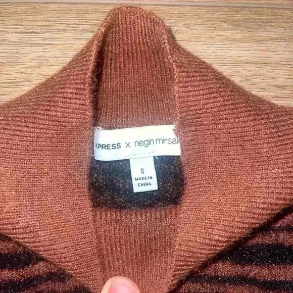 Express Zebra print mock neck sweater - Picture 3 of 4